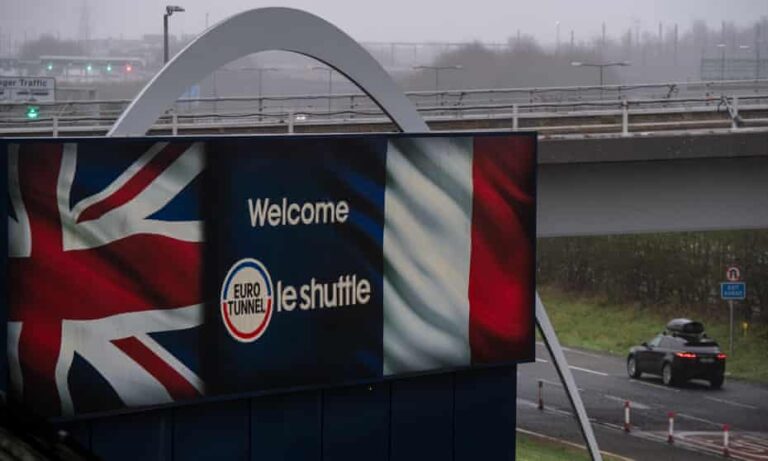France says ”NON” to tourists!
