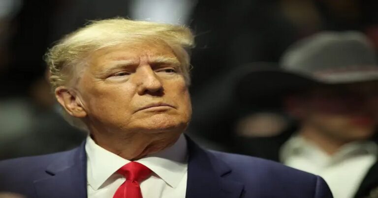 The Trump non-Perp Walk!