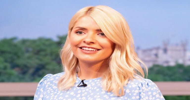 Holly Willoughby – Hero or Zero?