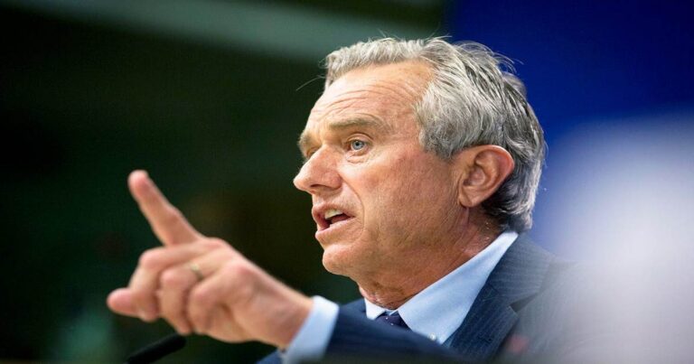 Robert F. Kennedy Jr DESTROYS Every Democrat in Congress