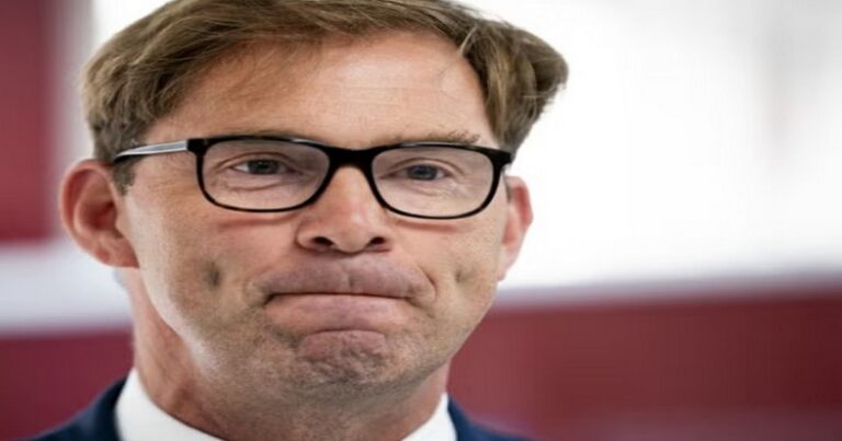 Tobias cries WAR with Iran.