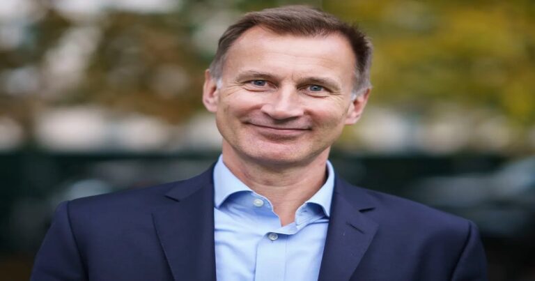 Hunt prepares to leave the scene!