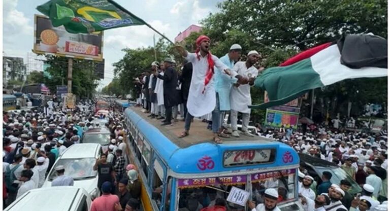 Waqf Board or Vote Board? Mamata’s Moral Line Gets Blurry